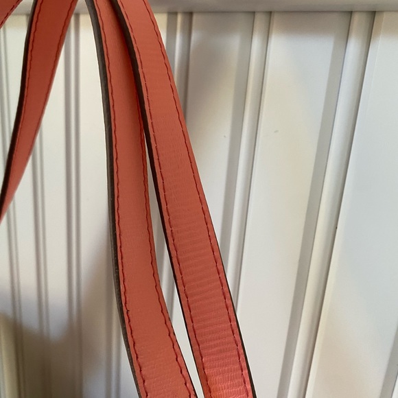 Stella & Dot Riveria tote. EUC.  Not sure of ever used! - Picture 4 of 5